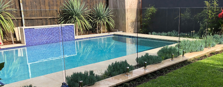 Glass pool fencing